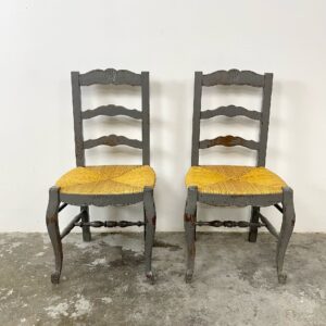 Pareja sillas rústicas francesas de la campiña
